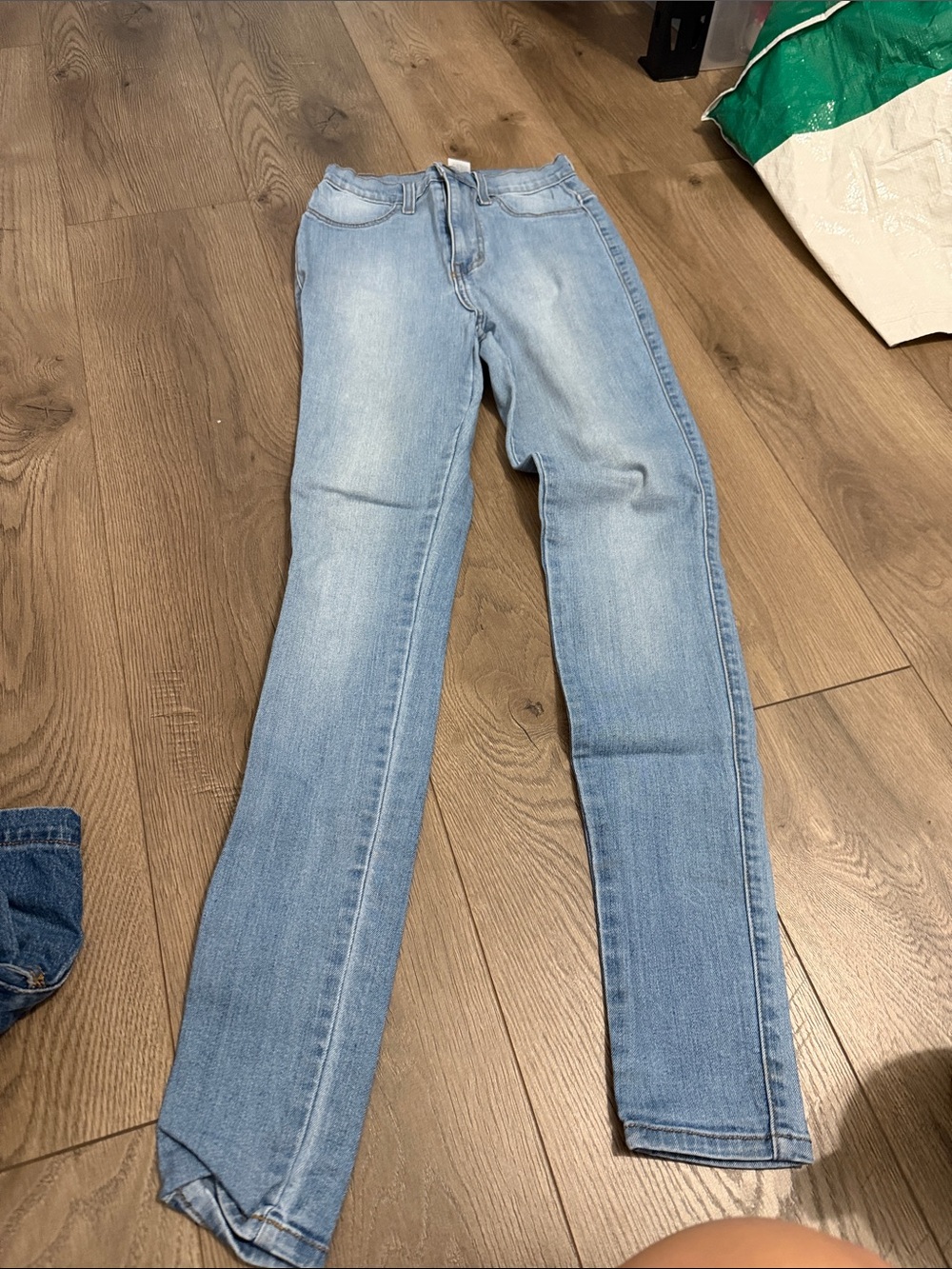 Fashion Nova size 5 waist 26  jeans @@@@